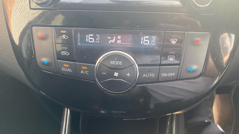 Nissan Pulsar 1.2 DiG-T N-Connecta 5dr Petrol Hatchback